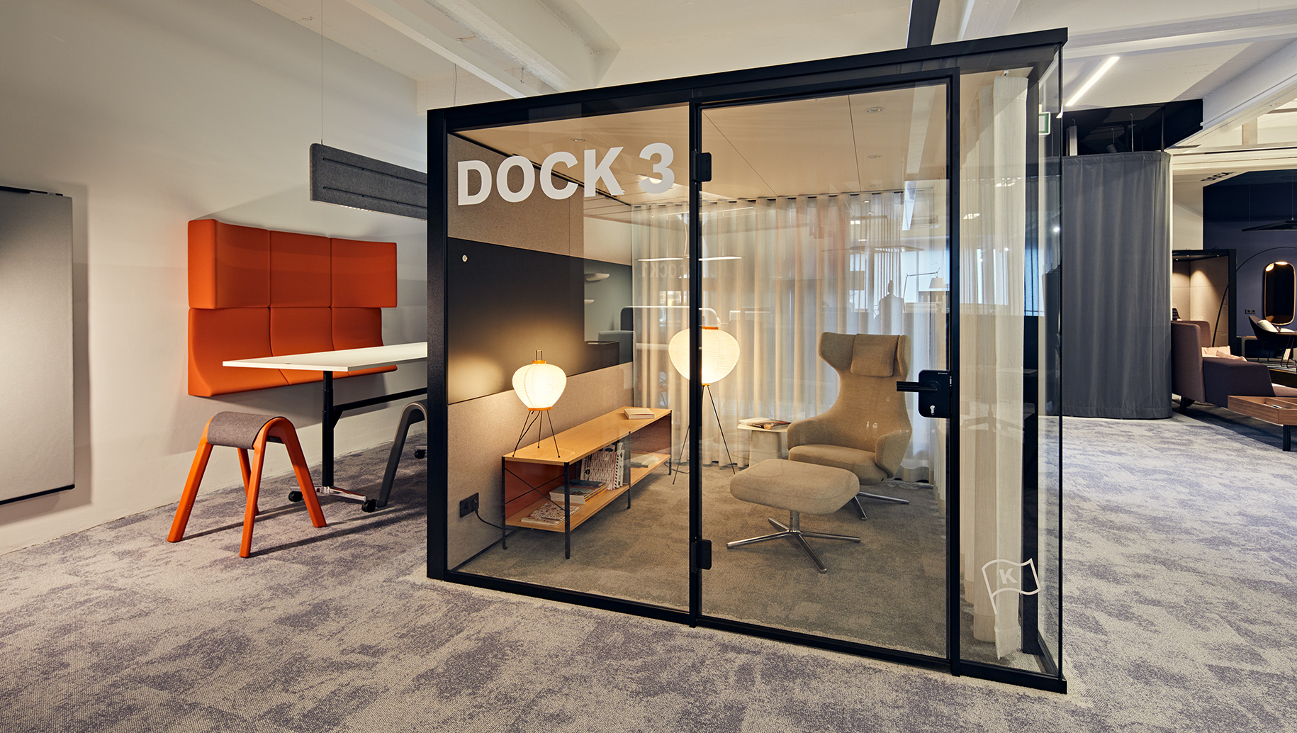 Beim Desk Sharing werden Büroflächen effizienter genutzt.